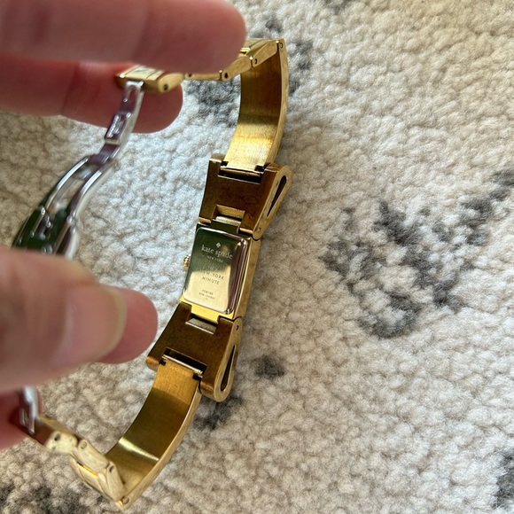KATE SPADE RIBBON WATCH. Excellent condition. Barely used. Complete with the box - Picture 9 of 12